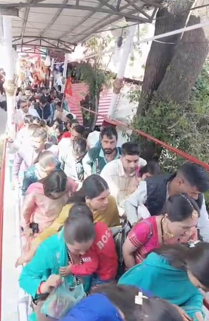 भलेई माता मंदिर में लगी भक्तों की भीड: जागरूक पाठक