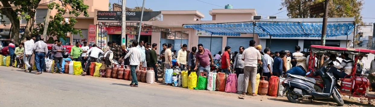 Consumers Troubled by Black Marketing of Cooking Gas