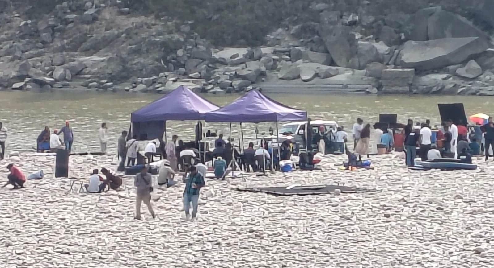 चंबापत्तन में फ़िल्म शूटिंग के लिए लगाया सैटअप। जागरूक पाठक