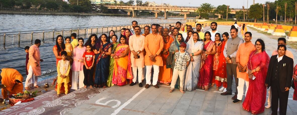On Chaiti Chhath, women observing the fast offered Arghya to the setting sun.