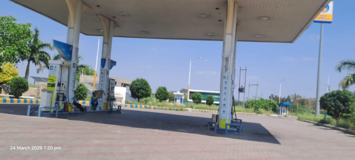 Two highway pumps ran out of petrol.