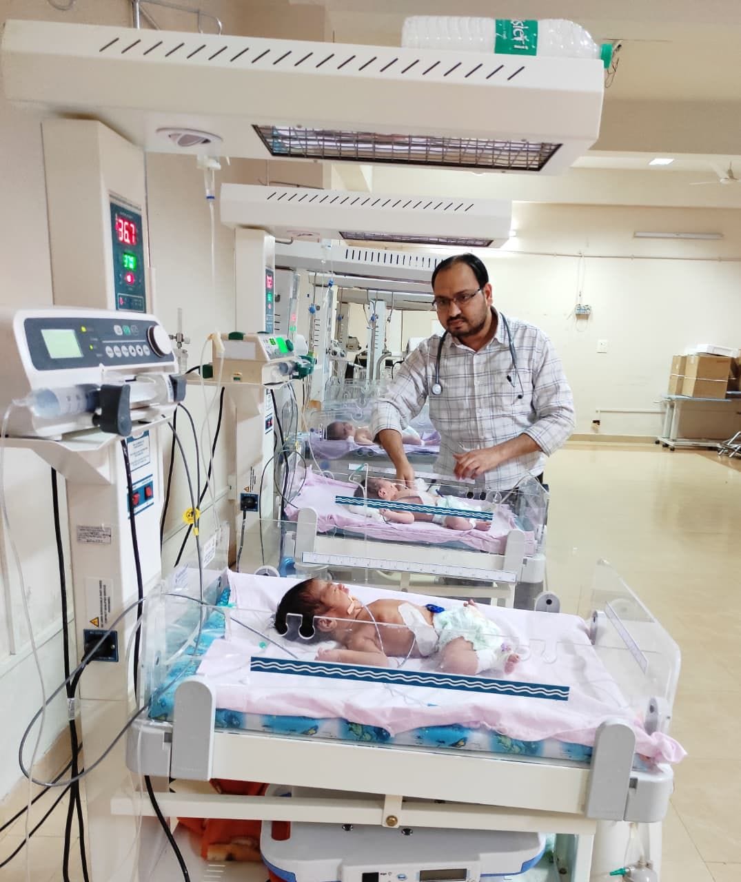 Two out of 20 newborns are showing symptoms of jaundice.