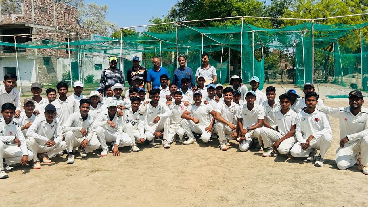 फोटो-9-चयनकर्ताओं के साथ ट्रायल में चयनित खिलाड़ी। स्रोत: आयोजक।