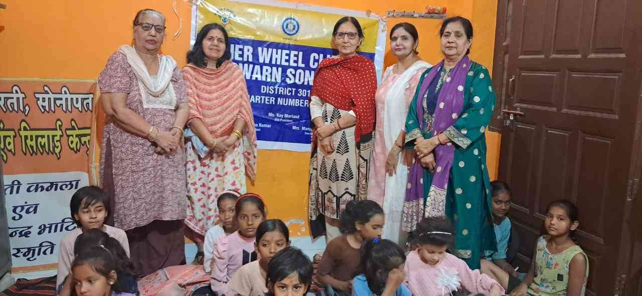 फोटो : सोनीपत में आयोजित कार्यक्रम के दौरान मौजूद इनर व्हील क्लब स्वर्ण सोनीपत की पदाधिकारी। स
