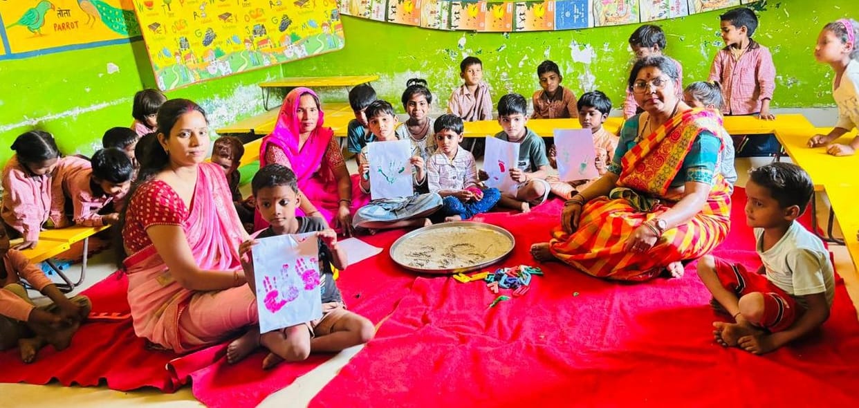Children welcomed in schools with "Navarambh"