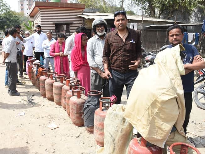 गैस संकट।