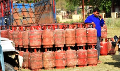 LPG Gas Crisis gas cylinders are not being delivered in Delhi for up to 20 days
