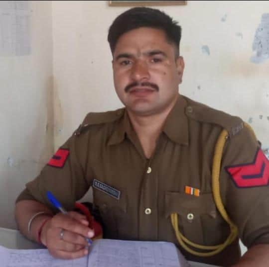 होम गार्ड्स वेलफेयर एसोसिएशन के जिला अध्यक्ष मनसा राम डिजिटल प्रणाली के स्वागत की जानकारी देते 