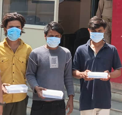 जासूसी के मामले में गिरफ्तार तीन आरोपी। संवाद