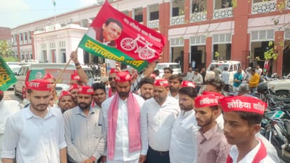 CM Takes Strict Action Over Vandalism of Martyrs Statues two suspended in Shahjahanpur