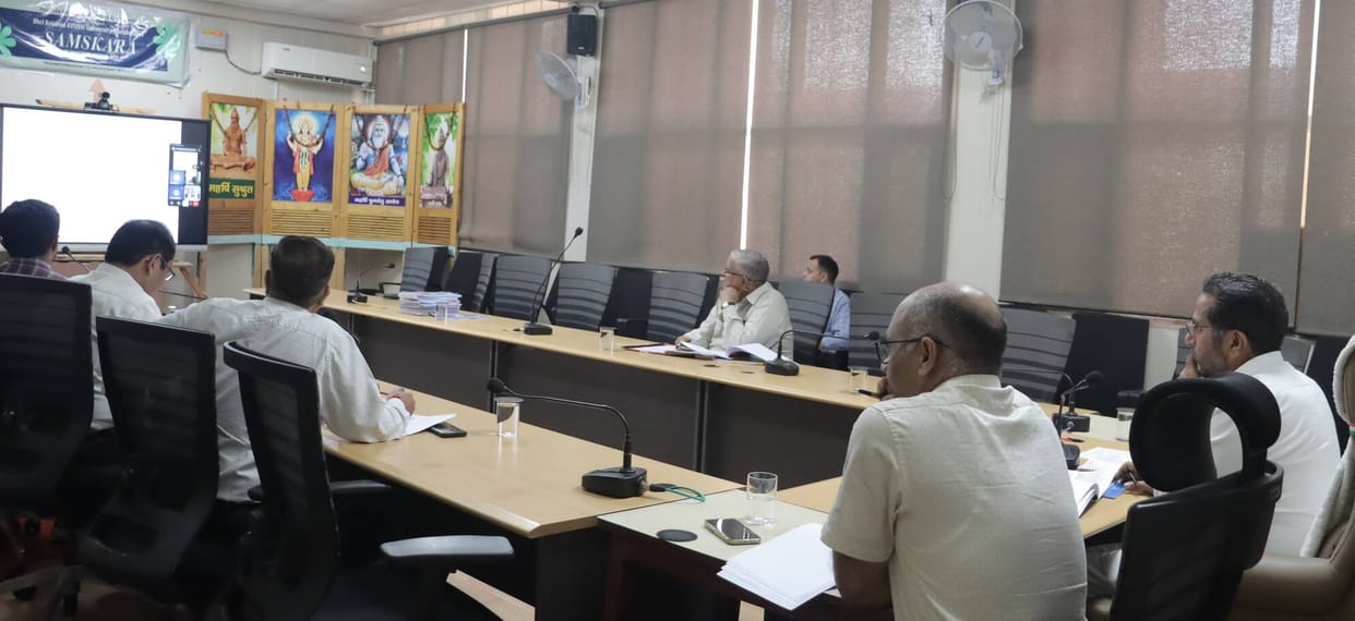 The Finance Committee discussed the budget of Rs 170 crore.