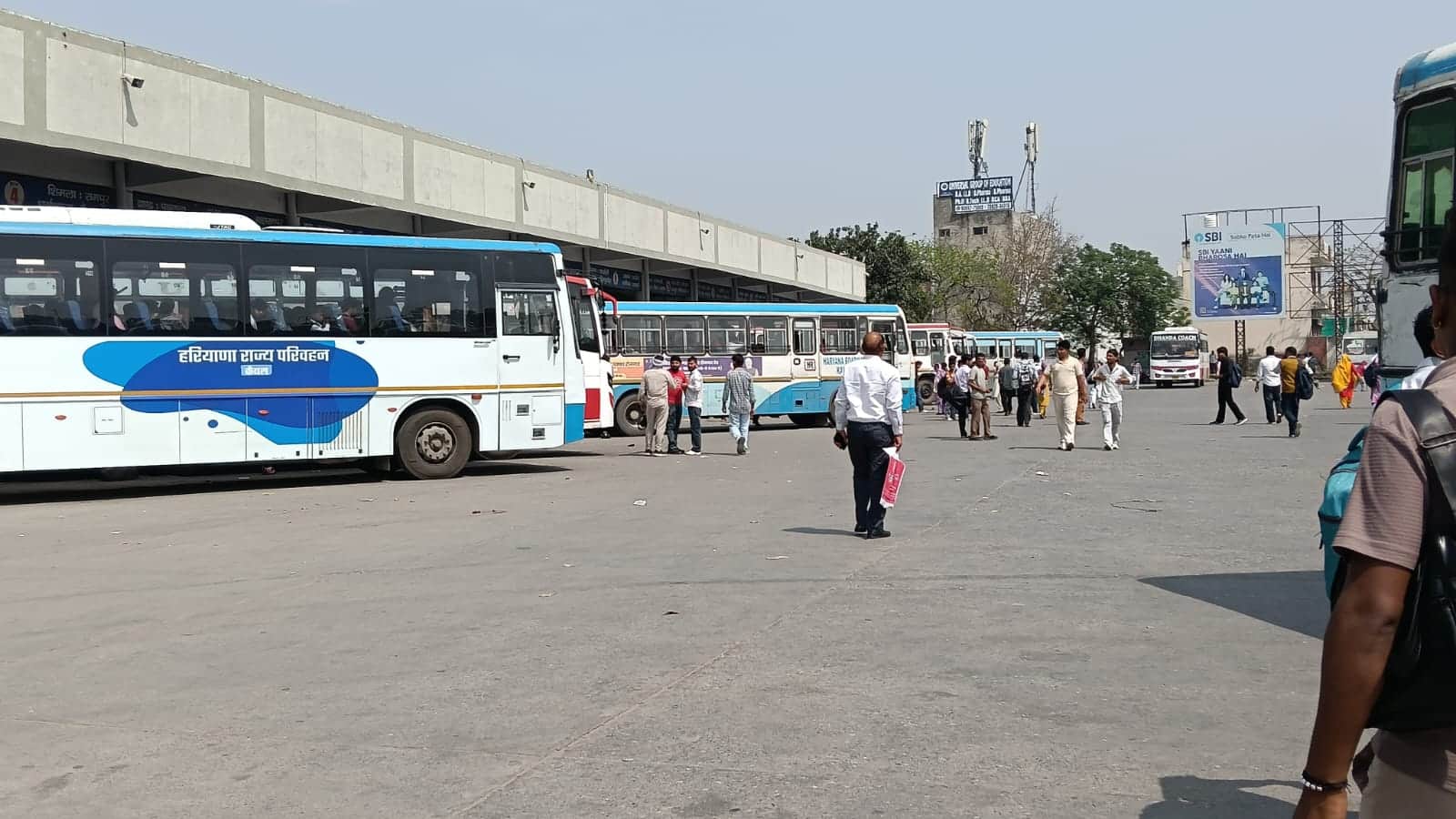 कैथल।  बस स्टैंड का दृश्य