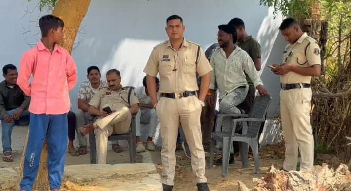 सरपंच के ख़िलाफ अविश्वास