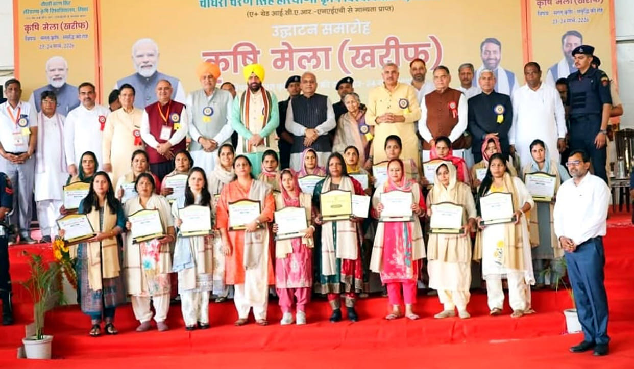 The Chief Minister honored the daughter-in-law of Kheri Lamba village, who became the 'Mushroom Queen' in just six months.