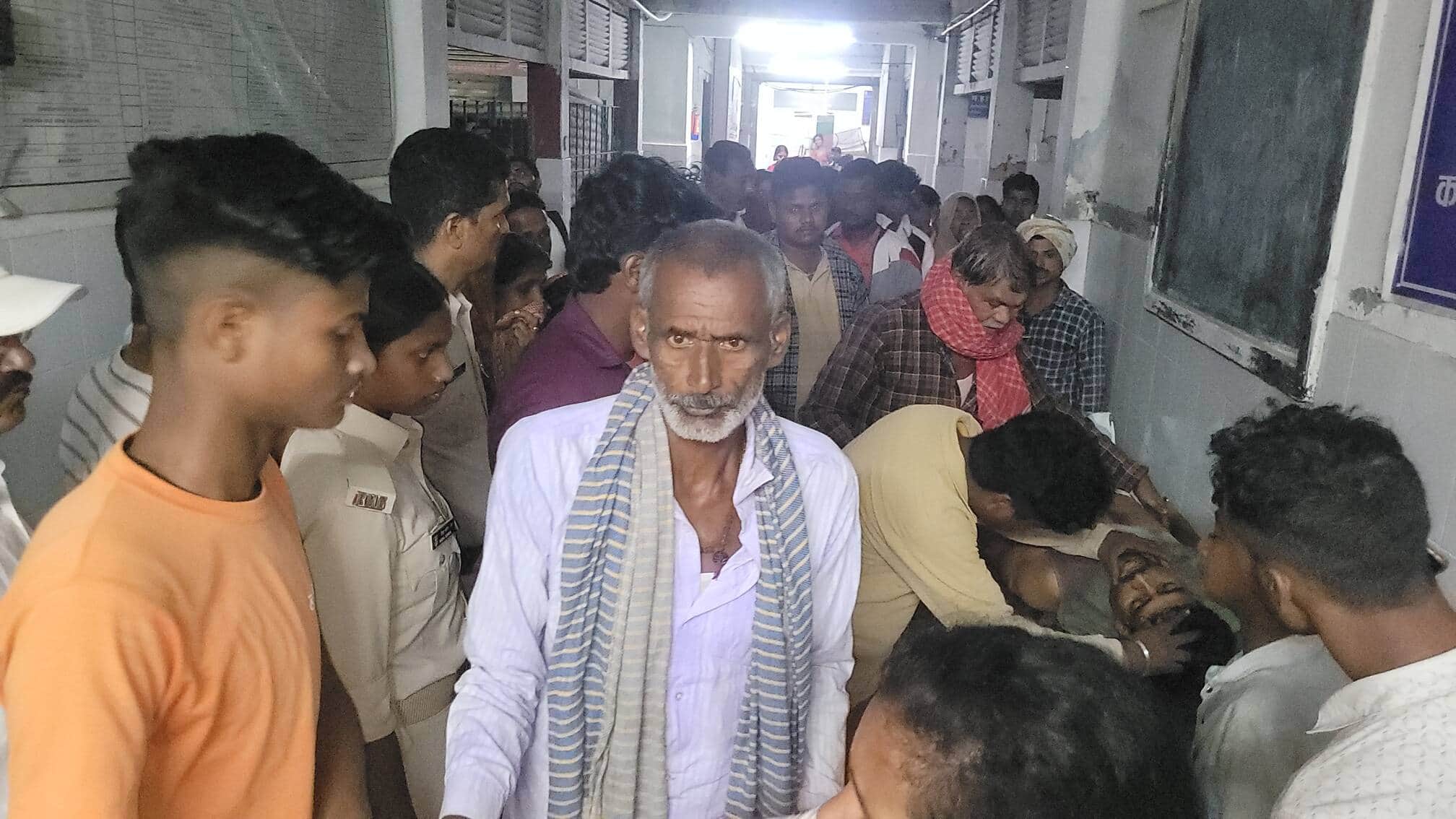 मौके पर मौजूद लोग