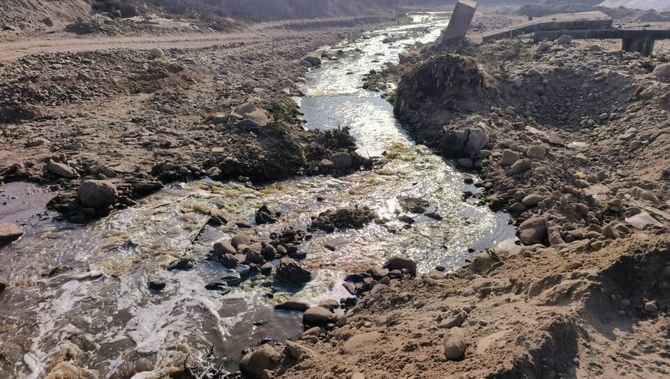 नारायणगढ़ में मारकंडा नदी में गिरता गंदा पानी। संवाद