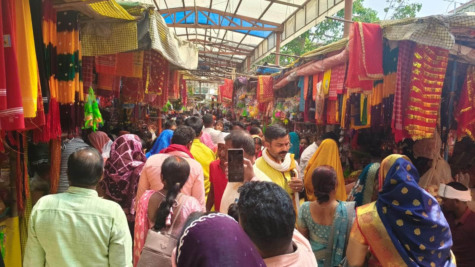 पाल्हमेश्वरी धाम पर दर्शन-पूजन को लगी भक्तों की कतार। संवाद