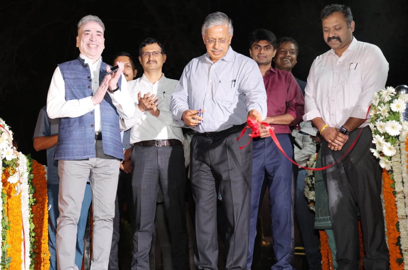 पार्क का शुभारंभ करते मुख्य सचिव एसपी गोयल।