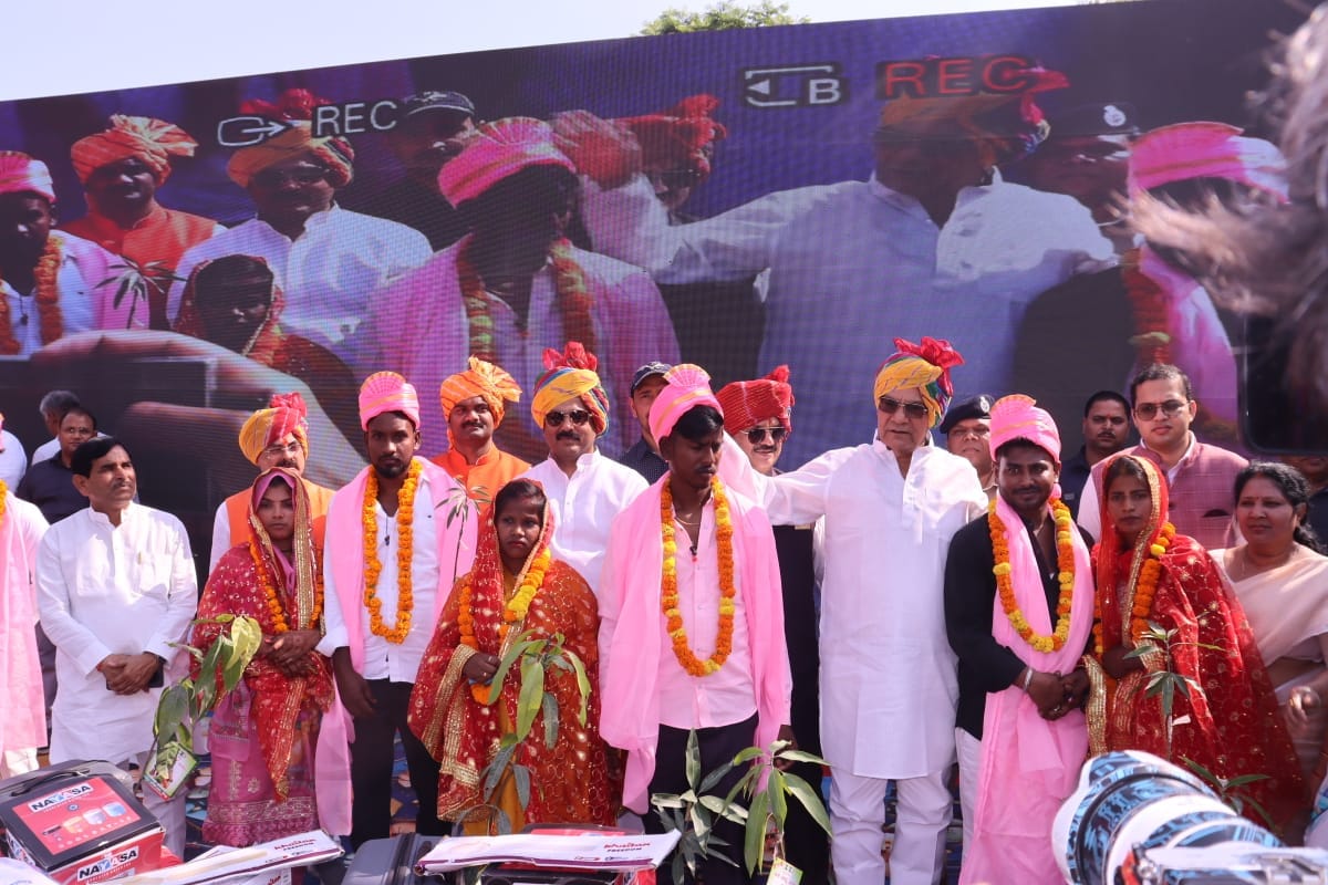 623 couples got married on the first day of Jaunpur Mahotsav