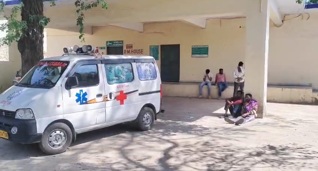 Three friends on their way to visit the Mata temple died after being hit by an unknown vehicle.