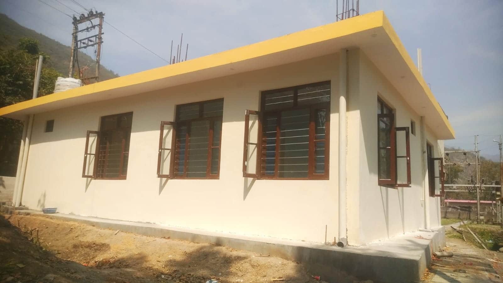 ददाहू में 30 लाख रुपये से बनकर तैयार हुआ सहायक अभियंता कार्यालय भवन। संवाद