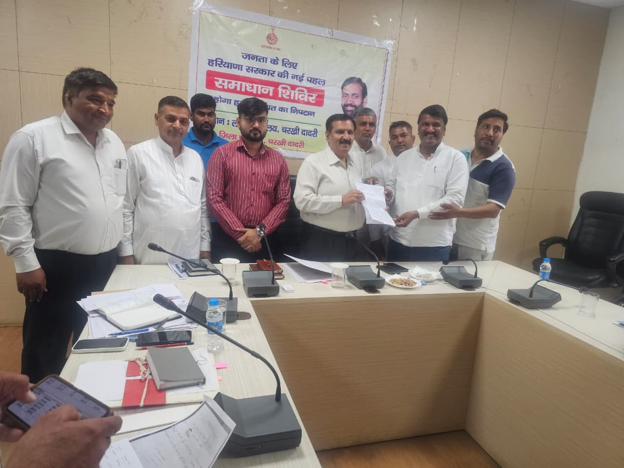 The Arhatiya Association submitted a memorandum to the Chief Minister regarding 13-point demands