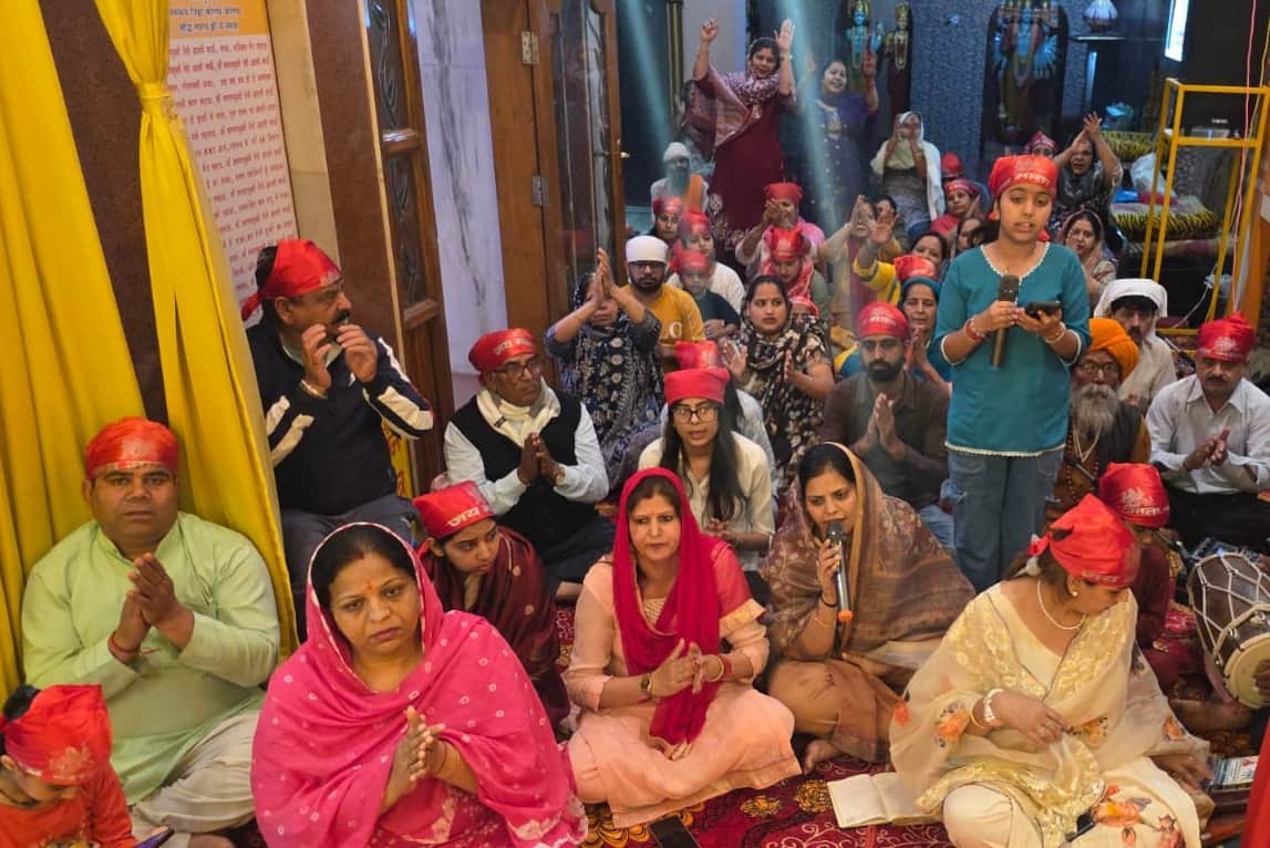 15-माता दरवाजा स्थित संकट मोचन मंदिर में नवरात्र महोत्सव के उपलक्ष्य में मां कालरात्रि की पूजा-