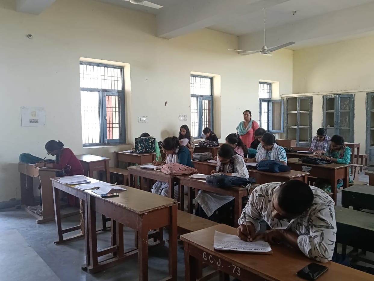 Priya first in essay competition