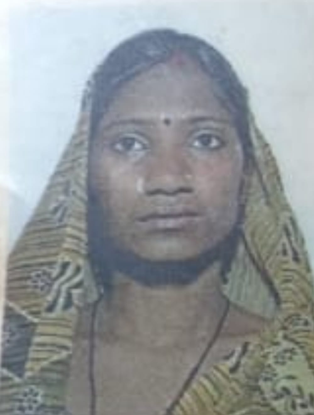 A woman who had come from Kanpur to pick potatoes died after being hit by a vehicle on the highway.
