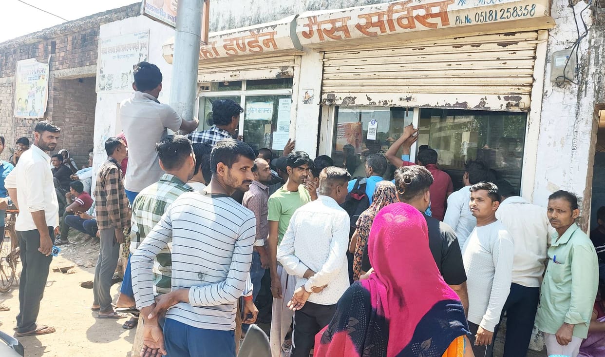 Cooking Gas Crisis Worsens in Rural Areas; Consumers Run from Pillar to Post at Agencies