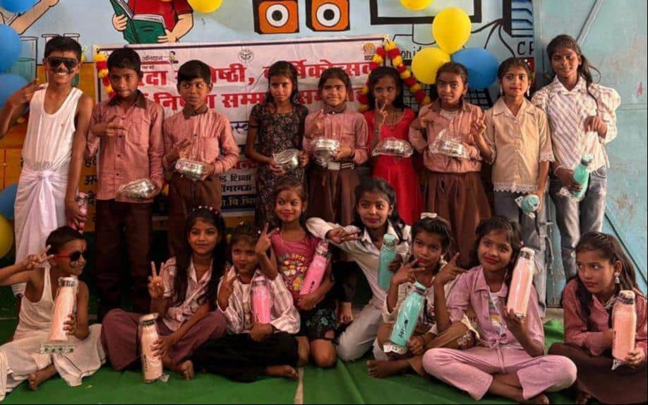 फोटो- 4-कार्यक्रम में पुरस्कृत बच्चे। स्रोत: शिक्षक