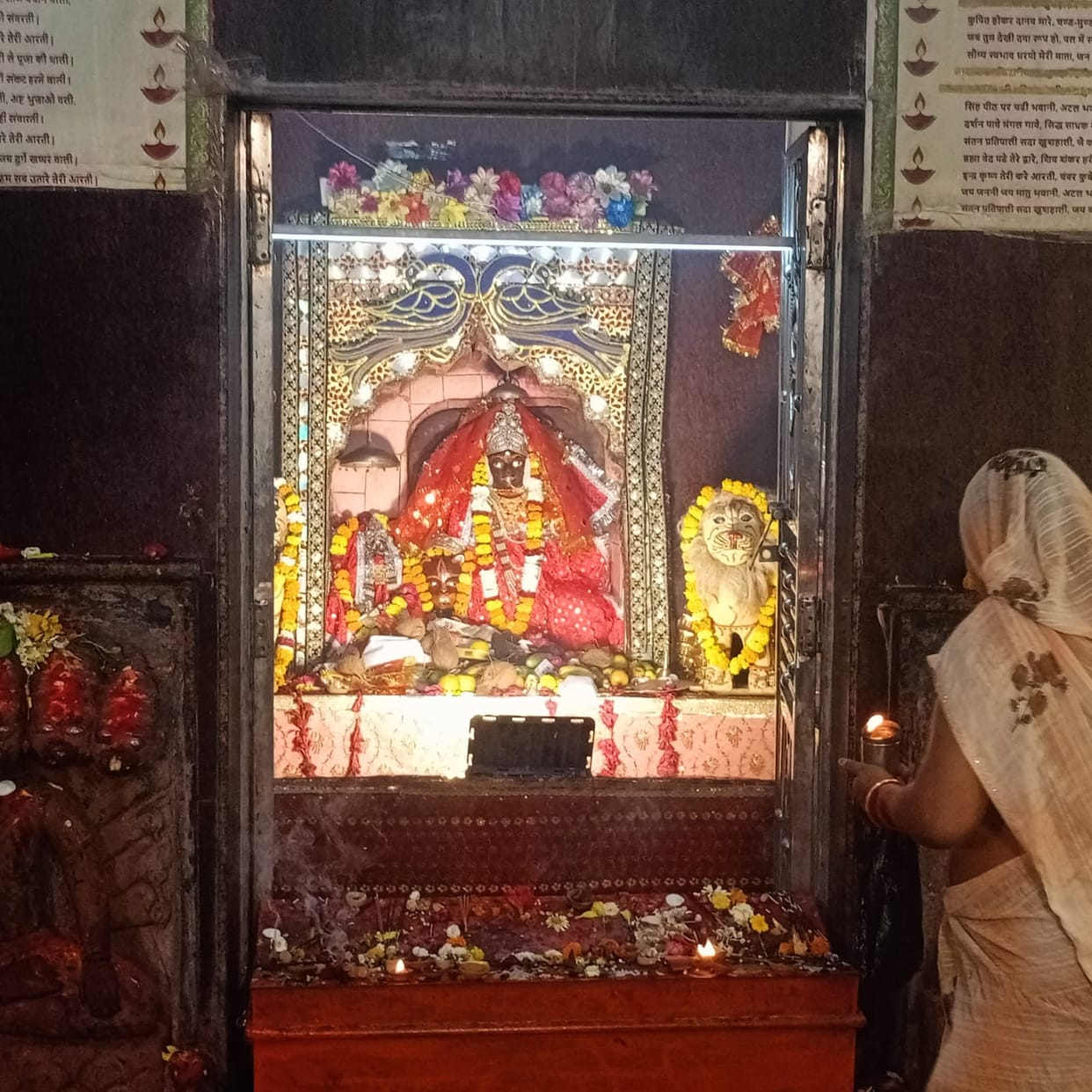 On Ashtami, chants of Mother Ambe resonated in the Devi temples.