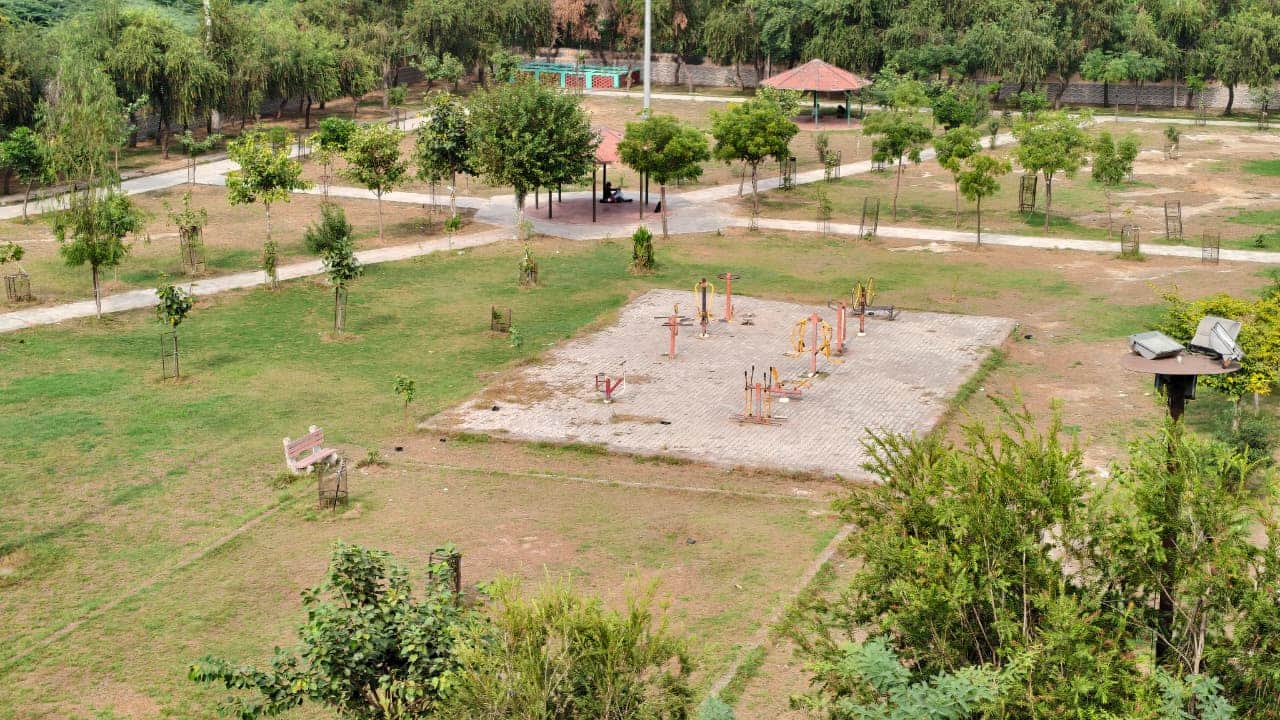 हांसी की आमटी झील।