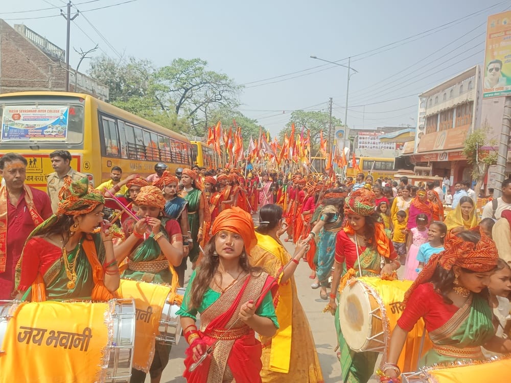 The city resounded with slogans of Jai Bhavani during the procession of Maa Tikulhiya Devi.
