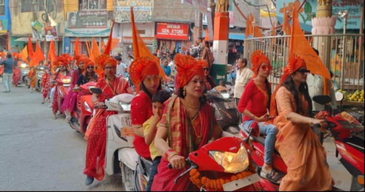 नगर में जन जागरुकता रैली निकालती मातृ शक्तियां।-सोशल मीडिया।