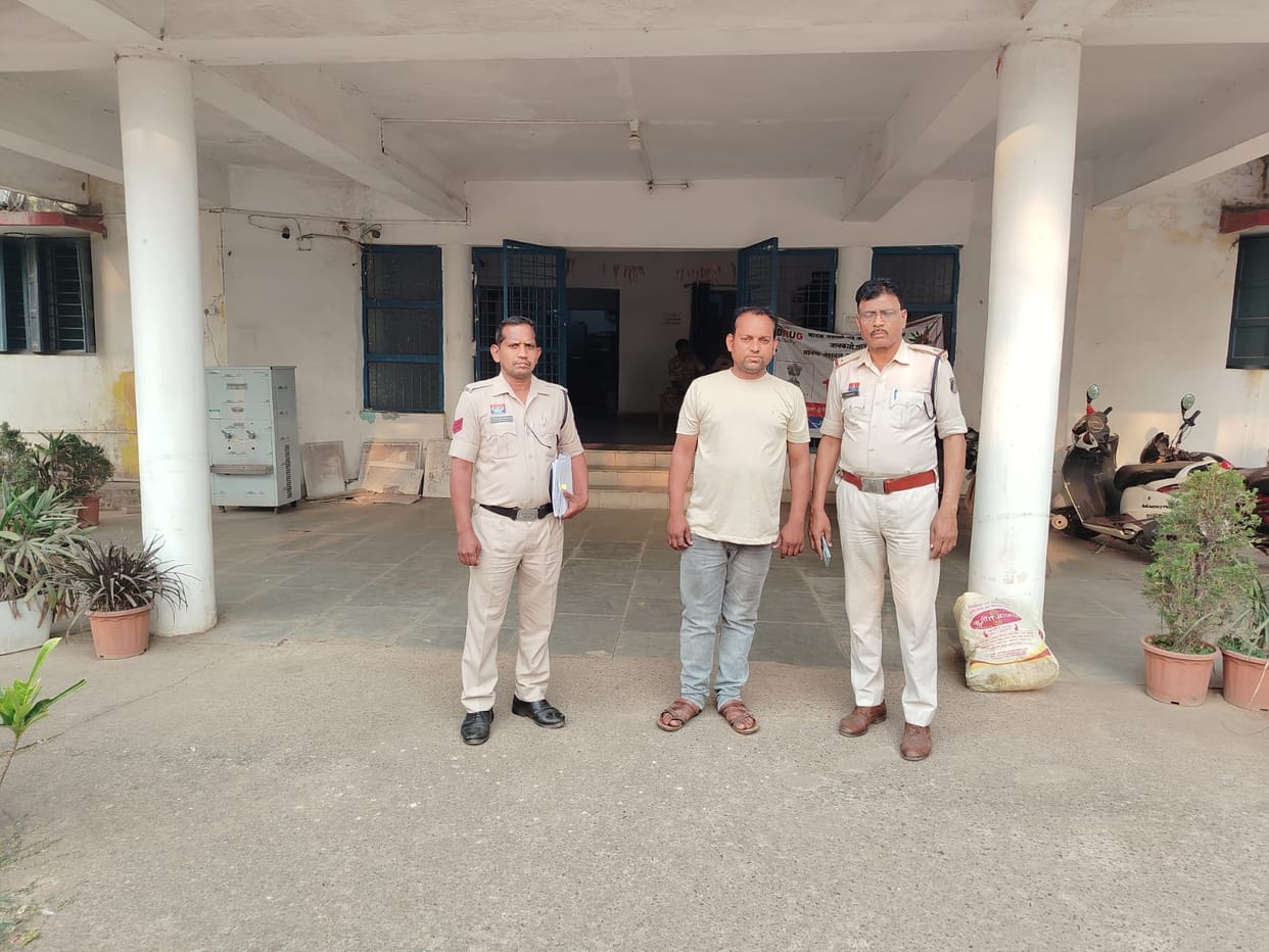 Three people were duped of Rs 20 lakh in name of providing government jobs one accused arrested