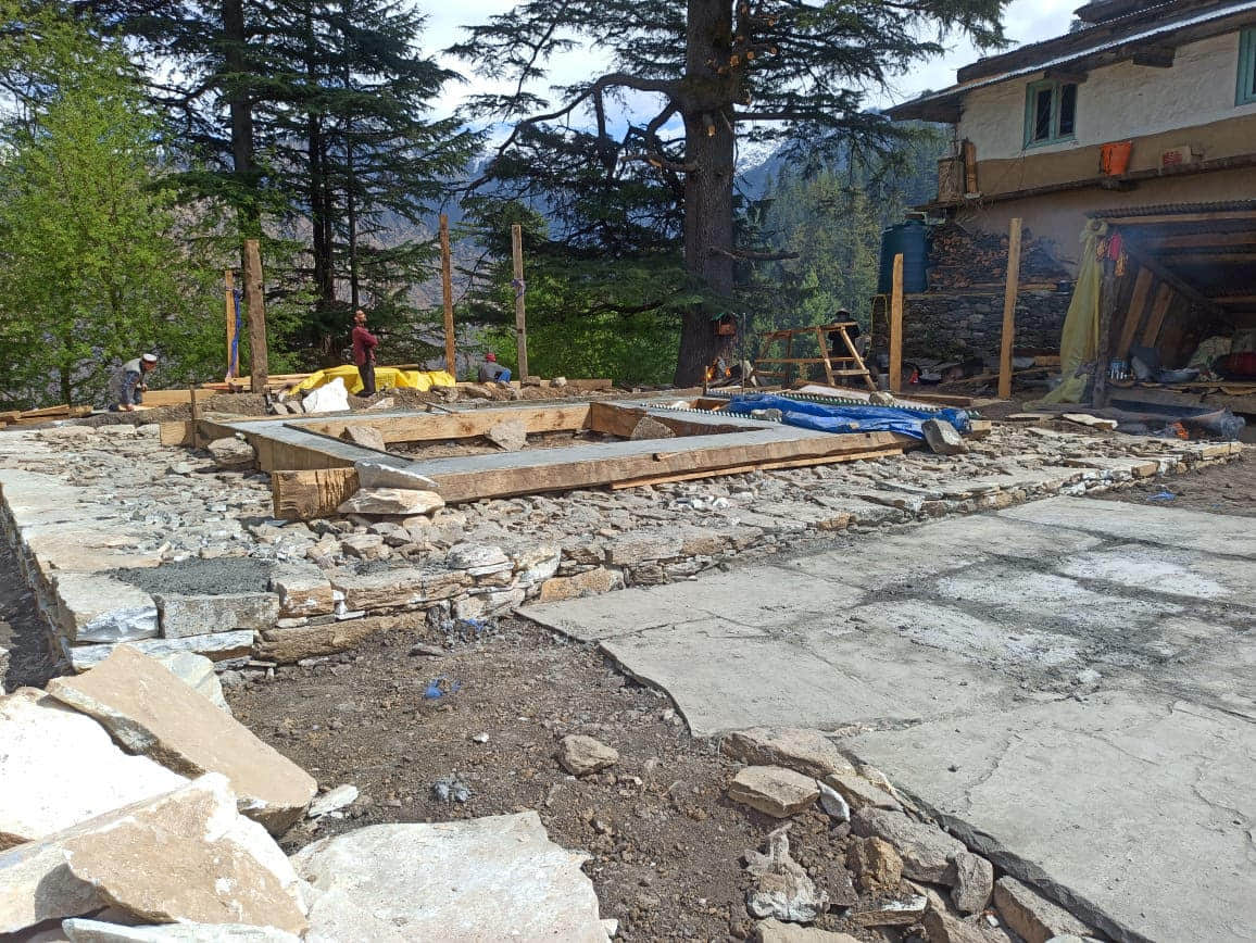 निरमंड उपमंडल के ठारवा में देवता राई नाग के नए मंदिर का निर्माण कार्य शुरू। संवाद