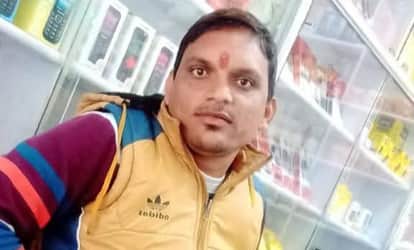 mobile shop keepar died in road accident in Muzaffarpur Bihar uncontrol truck collied his bike