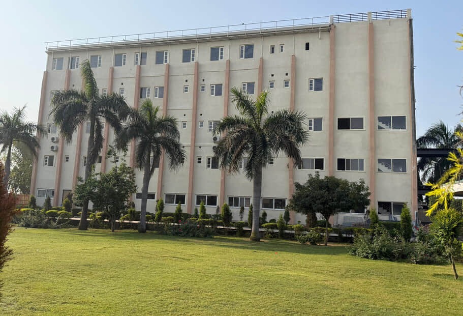 श्री घंटाकर्ण महावीर देव तीर्थ स्थान। स्वयं