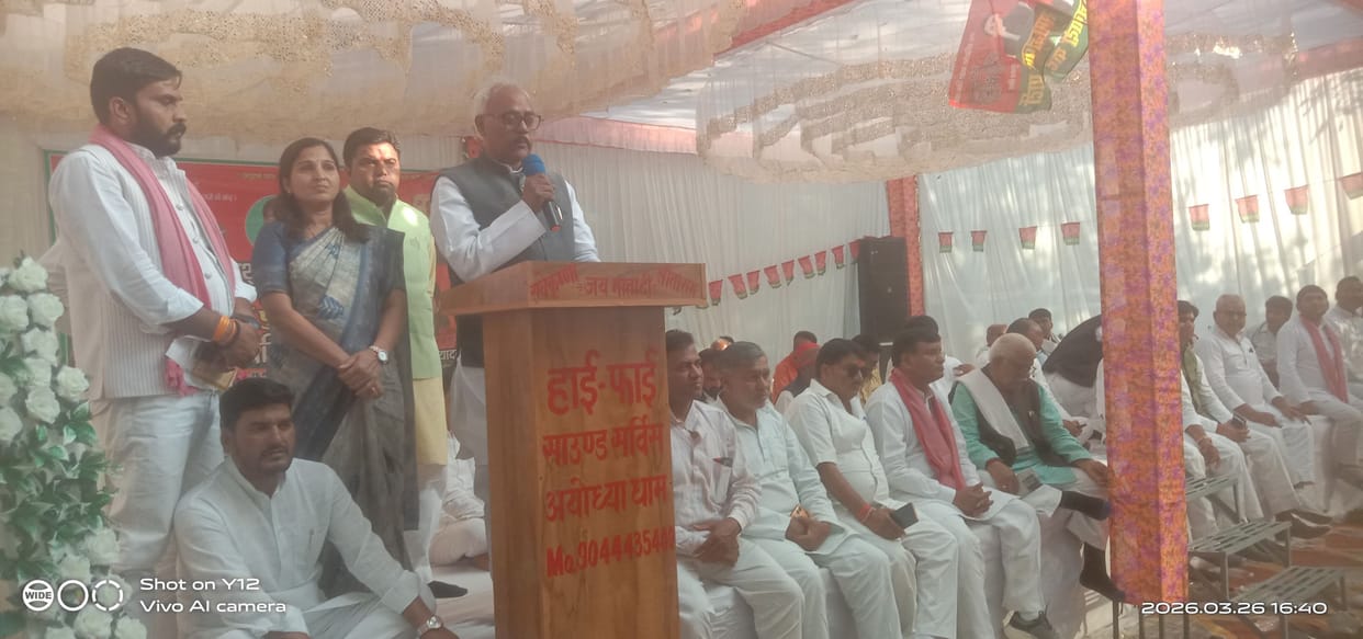 Lal Bihari Yadav calls for handing over state power to Akhilesh