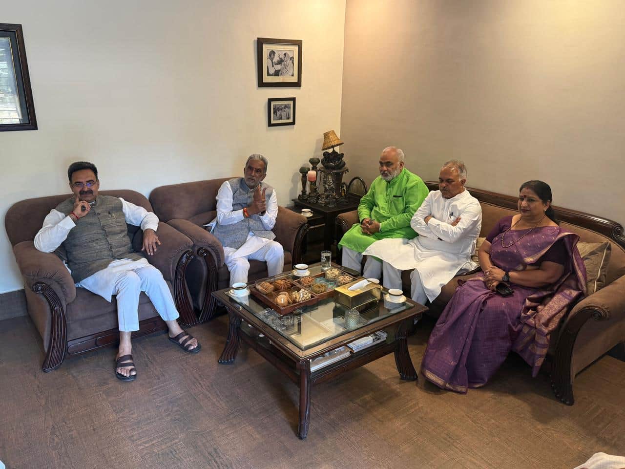 विधानसभा अध्यक्ष हरविन्द्र कल्याण से मिलने पहुंचे केंद्रीय सहकारिता राज्य मंत्री कृष्ण पाल गुर्