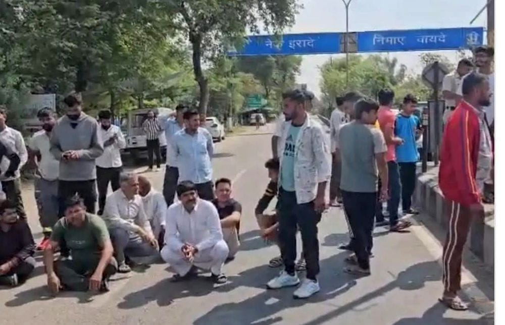 Anger Erupts Over Non-Availability of Cylinders; People Block Road for the Second Time