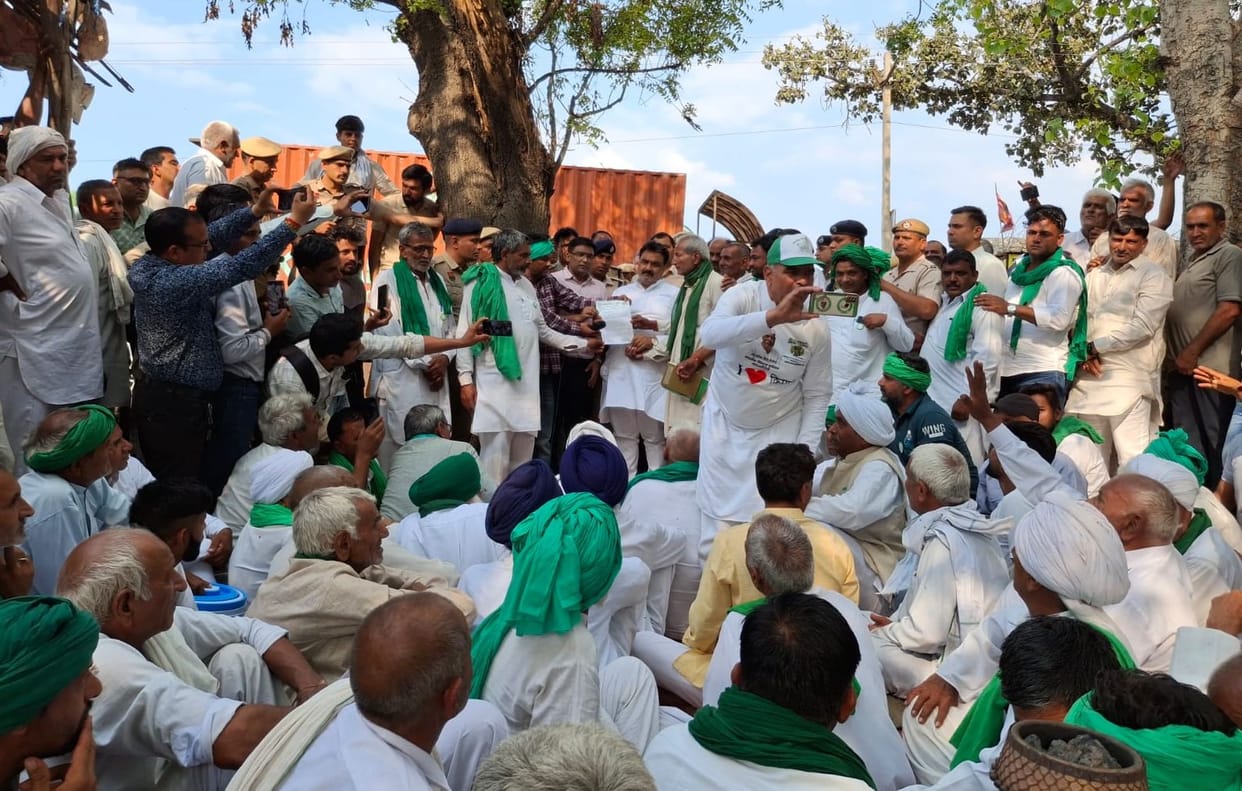 Farmers Stage Sit-in Against New Rules; Boycott Averted Following Assurances