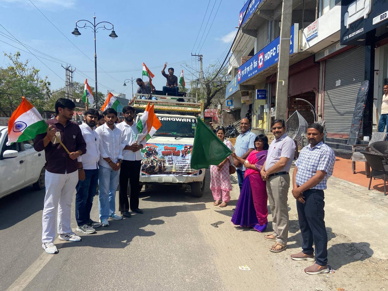 Bike rally organised in memory of martyrs, youth pledge to serve the country