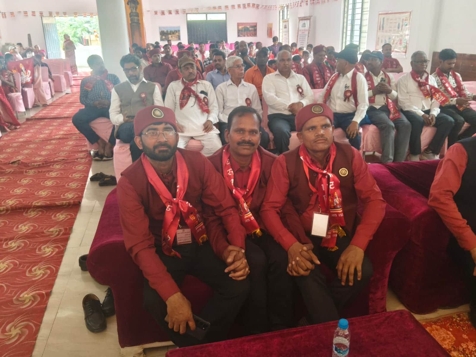 बद्दी में हाऊसिंग बोर्ड कालोनी में सम्राट अशोक की जयंती पर उपिस्थत लोग- संवाद।