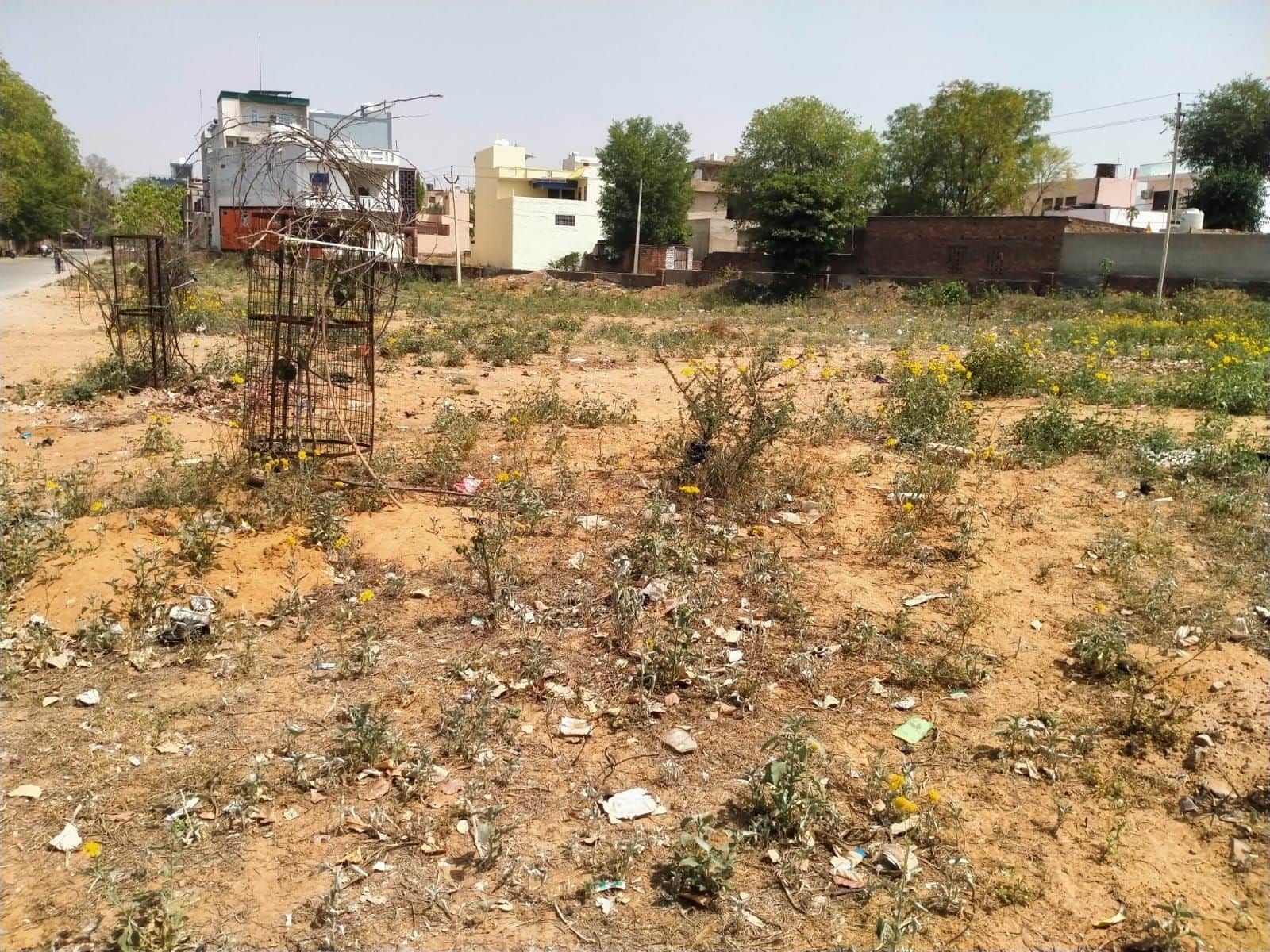 फोटो संख्या:51- राजकीय मॉडल संस्कृति स्कूल के सामने खाली जगह जहां बनाया जाएगा डिस्पोजल टैंक--सं