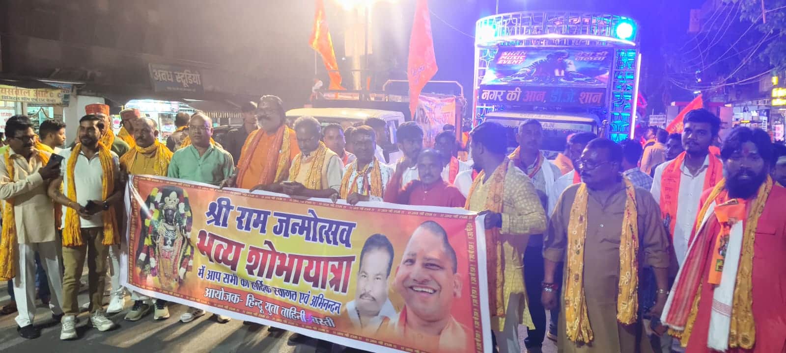 हियुवा की ओर से निकाली गई गांधीनगर में शोभा यात्रा स्रोत संगठन