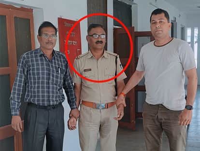 ASI arrested for accepting a bribe of ₹7,000