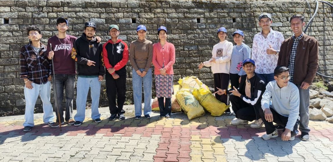 Students of Engineering College Kotla launched a cleanliness drive