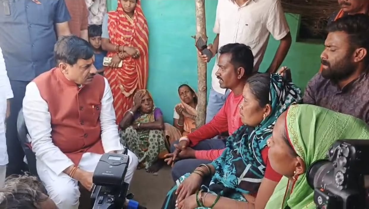 CM Mohan Yadav visited and met with the families of those who died in the Chhindwara bus accident